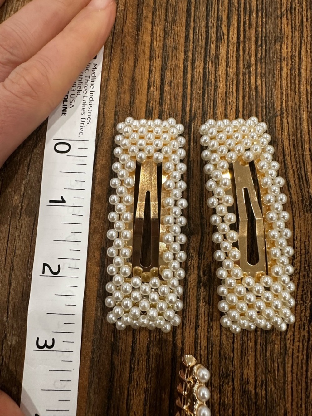 Pearl Accent Hair Clip Set - Classic White - Picture 6 of 6